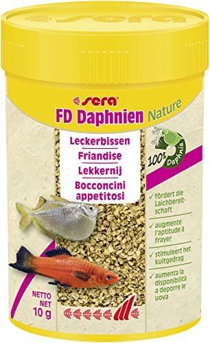 sera FD Daphnien Nature 100 ml (10 g) - Der Leckerbissen für eine erhöhte Laichbereitschaft, getrocknete Wasserflöhe - Fischfutter fürs Aquarium mit sehr hoher Verwertbarkeit, somit weniger Algen von sera