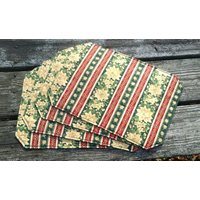 Weihnachtstischsets, Satz Von Vier Weihnachtsdruck-Tischsets, Gesteppte Baumwolltischsets, Saisonale Rot-, Grün - Und Golddruck-Wende-Tischsets Weihnachtstischsets, Satz Von Vier Weihnachtsdruck-Tischsets, Gesteppte Baumwolltischsets, Saisonale Rot-, Grün - Und Golddruck-Wende-Tischsets von sewnansidesigns