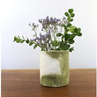 Olivgrüne Blumenvase, Gefilzte Wolle Eingewickelte Glasvase, Einzigartiges Natürliches Dekorstück, Einweihungsgeschenk, Geschenk Für Mama von sheepcreekstudio