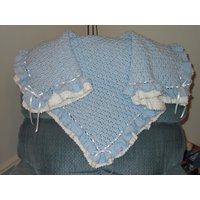 Doppelte Rüschen Mit Satinbändern Baby Boy Afghan Decke - Made To Order von sherryann325