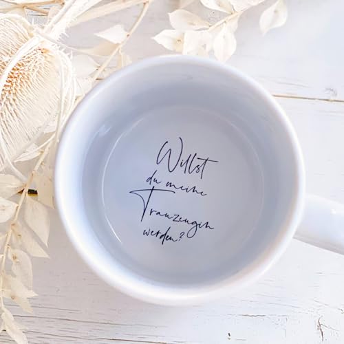 Tasse mit Frage ”Willst du meine Trauzeugin werden ?” 300 Ml, weiß | Keramik Tasse One Piece für Tee, Kaffee |Trauzeugin Geschenk Becher von shopandmarry
