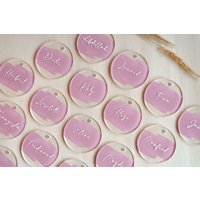 Personalisierbare Namensschilder Namenskarten Platzkarten Rund Mit Loch Acryl Plexiglas Hochzeit Geburtstag Gastgeschenk Tischdekoration 7 cm von shopbymela