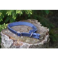 Blaues Fettlederhalsband Für Größere Hunde, Mit Zugstopp von shoprsp