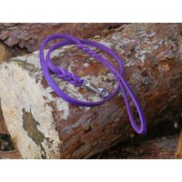 Lilafarbene Führleine Aus Fettleder Lilafarbene Führleine Aus Fettleder von shoprsp