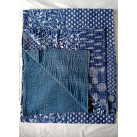 Handgemachte Blau Indigo Kantha Quilt, Vintage Bettdecke, Decke, Handstich Quilt von shrimahadevcreation