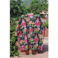 Handgemachte Tropicana Fruit Print Kantha Quilt, Tagesdecke Aus Baumwolle, Decke, Wendedecke von shrimahadevcreation