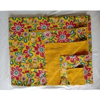 Senf Gelb Blumendruck Kantha Quilt, Handgemachte Bettdecke, Baumwolle Bettdecke Bettwäsche Quilt von shrimahadevcreation