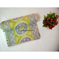 Traditioneller Blockdruck Kantha Quilt, Baumwoll-Tagesdecke, Blumendruck Baumwoll-Quilt, Überwurf Bettlaken von shrimahadevcreation