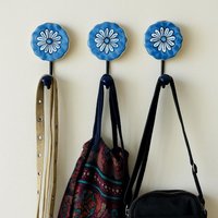 Blau Keramik Wand Haken Handgemachte Handbemalte Schrank Metall Hängen Für Handtücher Kleidung Kleiderhaken Regenschirme Schals Kleiderbügel Hook von shwetcreation