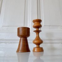 2 Kerzen Leuchter Kerzenständer Paar Holz Massiv Gedrechselt Mid Century Skandi Boho Vintage 2 Kerzen Leuchter Kerzenständer Paar Holz Massiv Gedrechselt Mid Century Skandi Boho Vintage von siebenundsiebzig
