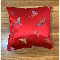 Seidiger Brokat Kissenbezug - Rot Mit Schmetterlingen Handarbeit von silkfabric