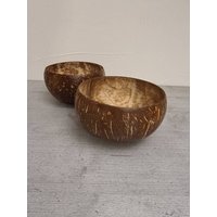 2 Stück Kokosnussschalen, 100% Natürlich & Biologisch, Vegan, Müslischale, Dekoschale, Salat, St. 6, 25 Euro 2 Stück Kokosnussschalen, 100% Natürlich & Biologisch, Vegan, Müslischale, Dekoschale, Salat, St. 6, 25 Euro von silverstylehandmade