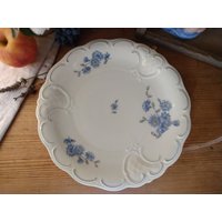 Porzellanfabrik Reinhold Schlegelmilch Kleine Servierplatte Mit Blauen Blumen Servierteller Aus 30Er Jahren Porzellanfabrik Reinhold Schlegelmilch Kleine Servierplatte Mit Blauen Blumen Servierteller Aus 30Er Jahren von sinteins