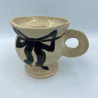 Bow Mug Bow Mug von sisitonia