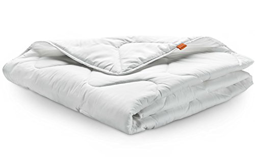 sleepling Bettdecke 135x200 cm, Sommerdecke, Sommerbettdecke leicht 135 x 200, Made in EU, Ökotex 100, Waschbar 60 Grad, 100% Baumwolle Satin, Basic 300 von sleepling