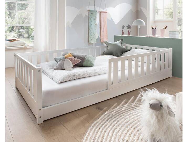 INFANSKIDS »Mira« Bodenbett weiß mit Rausfallschutz 120x200 cm / Buche weiß von slewo