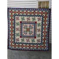 Handgemachter Queen Quilt 92" X - Annabelle Medaillon Sampler Block Of The Month Size Baumwollstoff von smallsewingroom