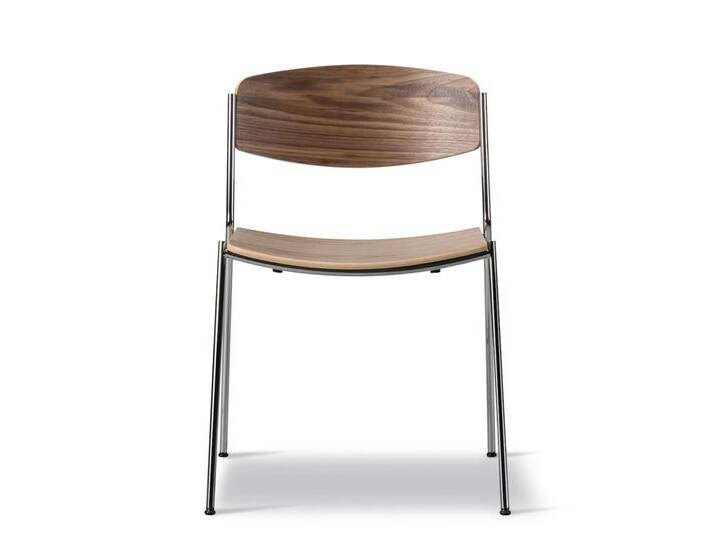 Fredericia Lynderup Stuhl, chrom / walnuss lackiert von smartambiente
