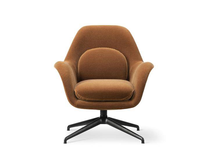 Fredericia Swoon Lounge Petit Armchair Swivel Base, schwarz / grand mohair 2103 von smartambiente