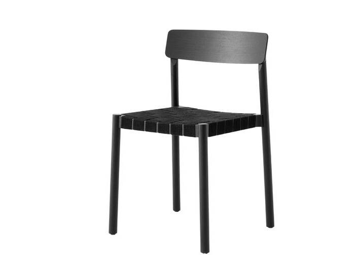 &Tradition Betty TK1 Stuhl, eiche schwarz / gewebe schwarz von smartambiente