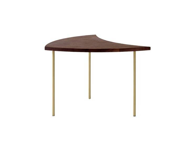 &Tradition Pinwheel HM7 Couchtisch, messing / walnuss geölt &Tradition Pinwheel HM7 Couchtisch, messing / walnuss geölt von smartambiente