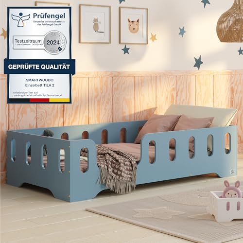 smartwood Bodenbett 70x140 Blau - Montessori Kinderbett aus Holz mit FSC-Zertifikat TILA 2L mit Rausfallschutz & Lattenrost bis 230kg belastbar - Einfache Montage von smartwood