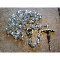 Facettierter Kristall-Rosenkranz Facettierter Kristall-Rosenkranz von smittysvintage