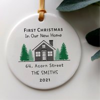 Personalisiertes Neues Zuhause Erste Weihnachtsbaum Dekoration Custom New Home 1st Xmas Ornament Neue Wohnung Weihnachtskugel Erste Weihnachten An von soempoweringprints