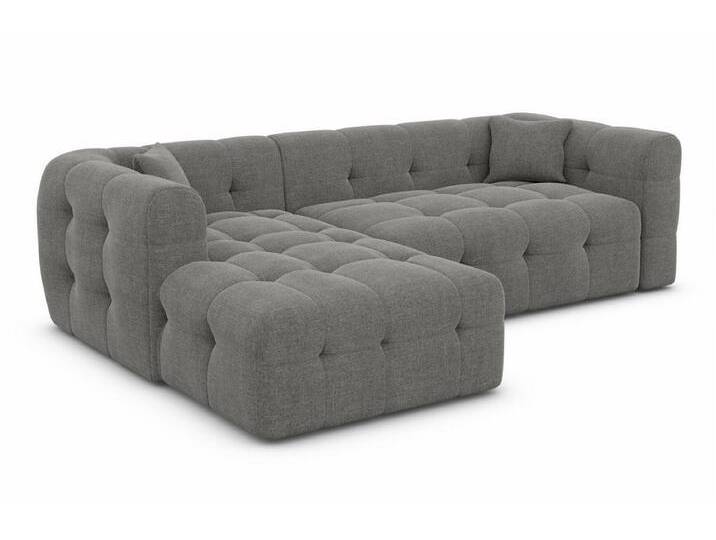 Sofa Dreams Ecksofa Couch Loungesofa Polster Stoff Eck Sofa Sevilla L Form kurz, Chesterfield Design, grau, Ottomane links - vor dem Sofa stehend von sofa-dreams