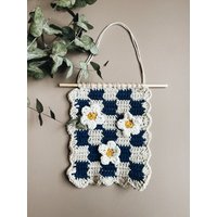 Leni Wandbehang/Gehäkeltes Wandbild Gänseblümchen /Blume Daisy von softvulnerability