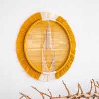 Senf-Reifen Makramee, Kreis Wandbehang, Kreisförmige Faser Kunst, Garn-Wanddekor, Orange Dekoration, Einweihungsgeschenk, Neues Zuhause Geschenk von solisofficial