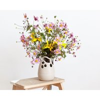 Extravagante Vase Mit Durchbrüchen Und Einer Zarten Glasur in Sandfarben Extravagante Vase Mit Durchbrüchen Und Einer Zarten Glasur in Sandfarben von sophiebandelin