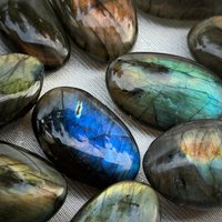 Labradorite - Shiny Tumble | S von sourceofwitchcraft
