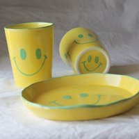 Set 2 Tassen + Teller | Keramikteller Einweihungsparty Wandbild Geschenk Smiley Keramik von ghorbaconcept