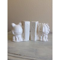 Frosch Und Löwe Keramik Buchstützen Frosch Und Löwe Keramik Buchstützen von sparklinggirl