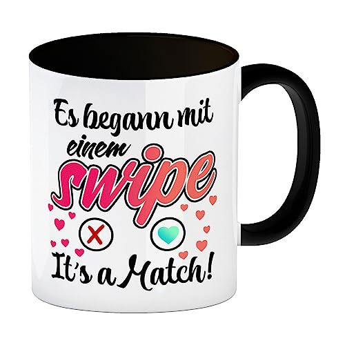 Es begann mit einem swipe Kaffeebecher in schwarz mit Spruch It's a Match eine romatische Tasse für Paare die sich auf einer Dating-App kennengelernt haben für den Schatz Date zum von speecheese