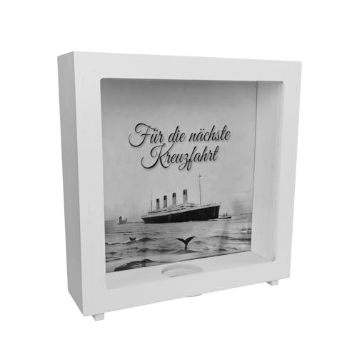 Für die nächste Kreuzfahrt Rahmen Spardose aus Holz mit Titanic-Motivum auf einen Wunsch zu sparen für Liebhaber von Titanic Kreuzfahrt Eisberg Schiff Für die nächste Kreuzfahrt Rahmen Spardose aus Holz mit Titanic-Motivum auf einen Wunsch zu sparen für Liebhaber von Titanic Kreuzfahrt Eisberg Schiff von speecheese