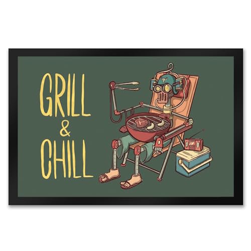 Fußmatte XXL in 50x75 cm mit Grillmeister Motiv - Retro Grillroboter mit Spruch: Grill & Chill mit Roboter im Gartenstuhl und Grillschale auf dem Schoß als Geschenk zur Eröffnung von speecheese