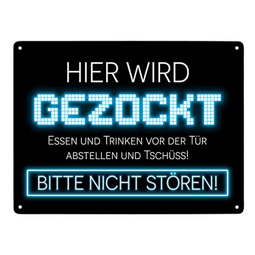 Hier wird gezockt Metallschild XXL in 28x38 cm für Gamer in blau lustige Geschenkidee für Jungen und Mädchen die Computerspiele lieben und am liebsten den ganzen Tag zocken würden Hier wird gezockt Metallschild XXL in 28x38 cm für Gamer in blau lustige Geschenkidee für Jungen und Mädchen die Computerspiele lieben und am liebsten den ganzen Tag zocken würden von speecheese