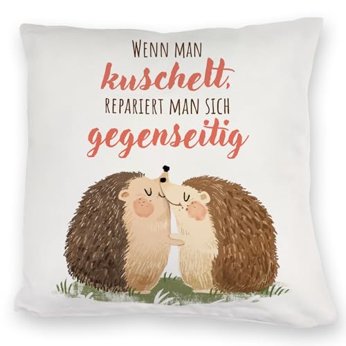 Igel Pärchen Kuschelkissen mit Spruch Beim kuscheln repariert Man Sich gegenseitig EIN niedliches DekoKuschelkissen für die Couch Frauen Geburtstag kuscheliges Partner Motiv süßes von speecheese