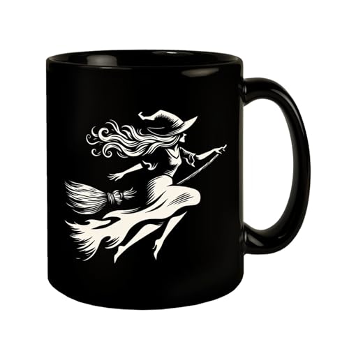 Junge Hexe auf einem Besen Tasse schwarz in Schwarz Halloween KaffeeTasse schwarz Magische Zauberin fliegt Mystische Hexerei Zauberei Broomstick Mug für Fans von Flug Magie von speecheese