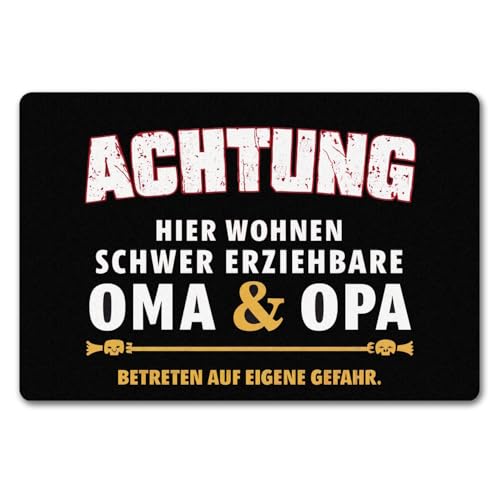 Schwer erziehbare Oma + Opa Fußmatte in 40x60 cm ohne Rand Warnschild Achtung Betreten auf eigene Gefahr Lustige Fußmatte in 40x60 cm ohne Rand in Deutscher Sprache von speecheese