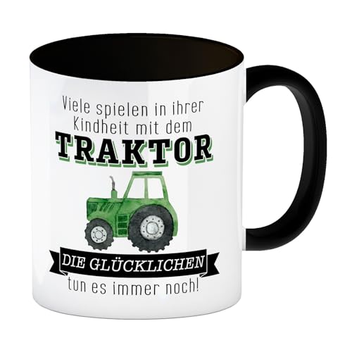 Traktor Kaffeebecher in schwarz mit Spruch Kindheitsträume - Für immer Traktor fahren Tasse als Geschenk für Dorfkind Bauer Landmensch Trecker-Kerl Bauernhof Mann von speecheese