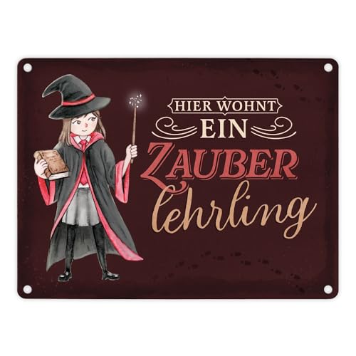 Zauberschülerin Metallschild in 15x20 cm in rot mit dunklem Hintergrund und Spruch Hier wohnt ein Zauberlehrling ein buntes Blechschild für Hexen Zauberschule Zauberschüler von speecheese