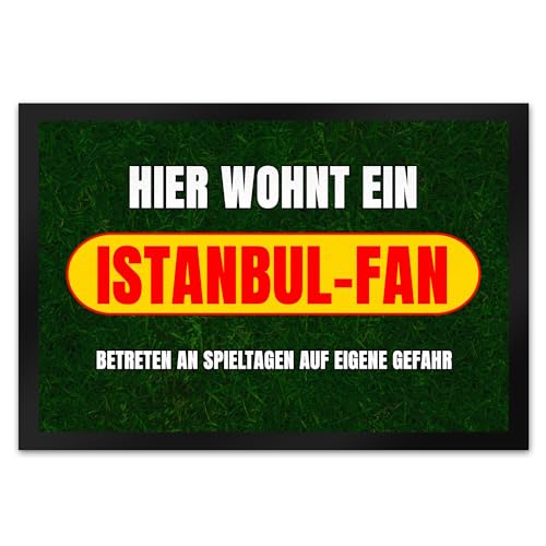 speecheese Hier wohnt EIN Istanbul-Fan Fußmatte XL in 40x60 cm mit Rasenmotiv Sportfan Istanbul Türkei Sport Europa von speecheese
