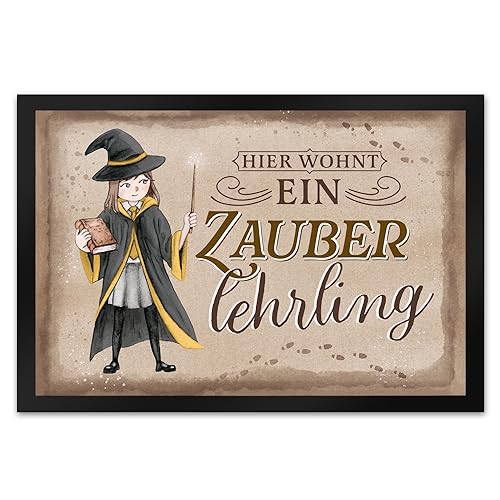 speecheese Zauberlehrling Fußmatte XL in 40x60 cm mit Zauberschülerin in gelb EIN bunter Türvorleger für die Eingangstür Zauberschule Weiblicher Zauberschüler Zauberstab Fußabtreter Zauberer von speecheese