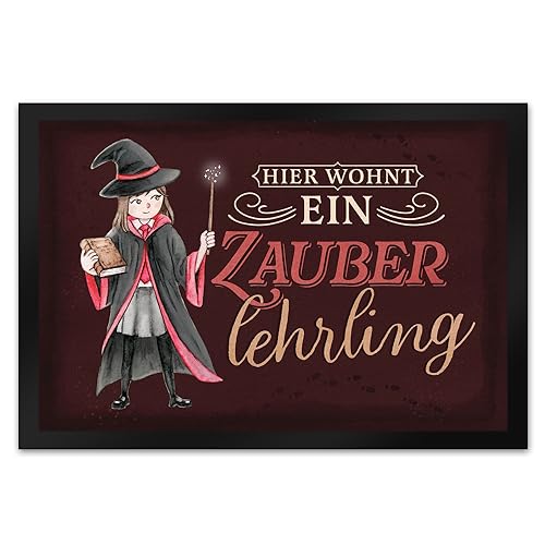 speecheese Zauberlehrling Fußmatte XL in 40x60 cm mit Zauberschülerin in rot mit dunklem Hintergrund EIN bunter Türvorleger für die Eingangstür Zauberschule Weiblicher Zauberschüler von speecheese