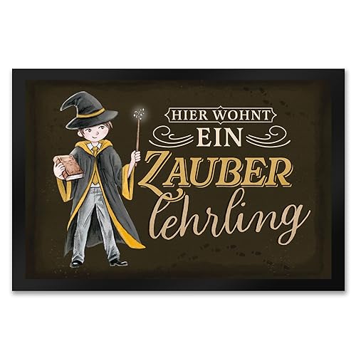 speecheese Zauberlehrling Fußmatte XXL in 50x75 cm mit Zauberschüler in gelb mit dunklem Hintergrund EIN bunter Türvorleger für die Eingangstür Fußabtreter Zauberer Türmatte Fußabstreifer von speecheese