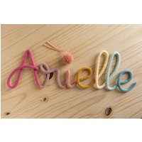 Benutzerdefinierte Mehrfarbige Personalisierte Gestrickte Draht Name Wandbehang | Boho Kinder Und Baby Schlafzimmer, Geburtstag Dekor, Urlaub Dekor von squeezeandthankyou