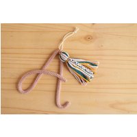 Personalisierte Gestrickte Draht Anfang Ornament Mit Freundschaft Perlen & Quaste | Kinder Und Baby Schlafzimmer, Weihnachtsbaum Personalisierte Gestrickte Draht Anfang Ornament Mit Freundschaft Perlen & Quaste | Kinder Und Baby Schlafzimmer, Weihnachtsbaum von squeezeandthankyou